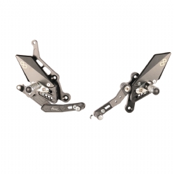 Estriberas regulables Lightech FTRYA008 Yamaha MT 07 2014-2023 Posapies fijos