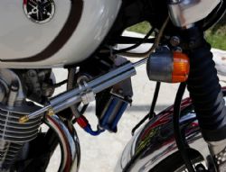 Kit montaje amortiguador dirección YSS Y-SD-KIT-04-006-X Yamaha SR 400