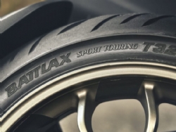 Neumático Bridgestone T32 120/60/17 W55 F - foto 4 Neumático Bridgestone T32 120/60/17 W55 F - foto 4